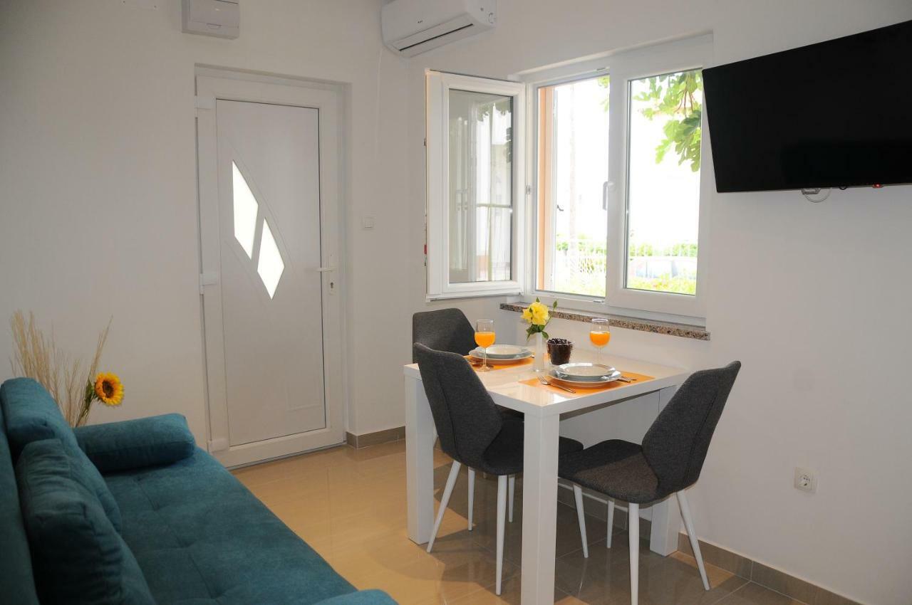 Apartment Aria With Private Parking Split Exterior photo